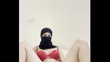 Gadis Arab Berhijab Nikab Menggoda Dirinya, Mainkan Memek Dan Klitoris, Fantasi Erotis Muslim Sendirian