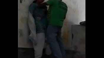 Mengisap Puting Susu Gadis Desa Yang Menggairahkan