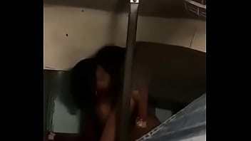 Kereta Goyang Mesra Pasangan Desi