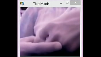 Gadis Berjilbab Tiaramanis Menggoda Di Warnet 1
