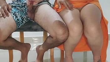 Esposa Colombiana Cachonda Se Coge Al Hermanastro Delante De Su Marido