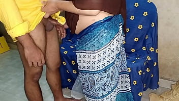 ससुराल में दामाद ने सास को पहली बार जबरदस्त चोदा, बोल रही हूँ हिंदी में गंदी आवाज़ में