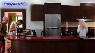 Hampir Ketahuan Dikocok Pantat Dan Dikasih Creampie Di Lubang Dubur Sementara Ibu Mertua Masak Sarapan Di Dekat Situ