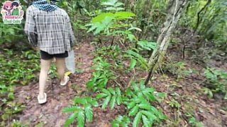 Gadis Thai Ngentot Di Hutan Sambil Cari Jamur Sampai Ingin Kencing