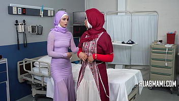 Dokter Kafir Putih Suntik Sperma Panas Ke Selangkangan Istri Arab Yang Menggairahkan Saat Periksa Kesuburan