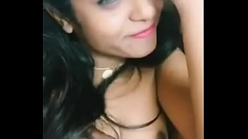 Istri Desi Yang Panas Bersama Suaminya