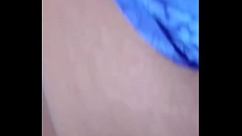 Lubang Pusar Tante Desi Yang Menggoda