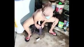 Mertua Berjilbab Yang Menggairahkan Dan Tak Tahan Menggoda Diri Sendiri