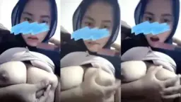 Gadis Berhijab Cantik Meremas Payudara Besarnya