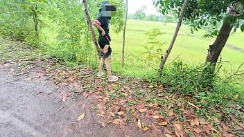 สาวไทยใจกล้าโชว์หีเด็ดริมทาง เสียงครวญครางสุดเร้าใจ
