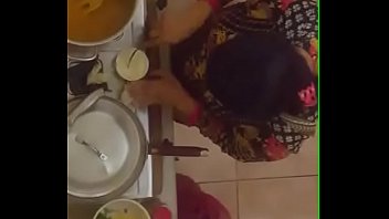 Tete Tante Desi Yang Menggoda Dan Menggairahkan