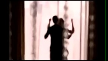 Gadis India Yang Menggoda Dengan Lekuk Tubuh Memikat