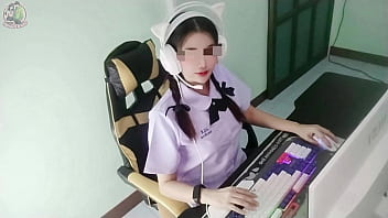 Siswi Sma Thailand Digilir Kakak Kelas Di Depan Komputer, Jeritannya Menggema Di Seluruh Rumah (suara Erangan Dan Crotan Jelas Banget)