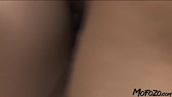 Gadis Tiri Nakal Ngentot Dengan Cowok Yang Dikenalnya Dari Internet