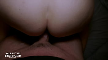 Berbagi Ranjang Dengan Ibu Tiri Milf Bergoyang Dan Berpantat Besar! – Video Penuh Gratis!