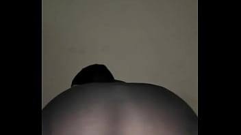 Gadis Muslimah Berhijab Menggoyangkan Pantat Arabnya Yang Nakal Seolah Ingin Kau Memuaskan Hasratmu Melihatnya