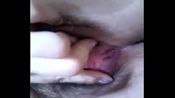 Cewek Tionghoa Main Jari Di Depan Kamera