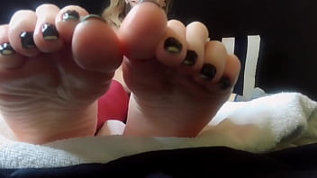 Kaki-kaki Seksi Turki Yang Bikin Merinding Dan Bergairah