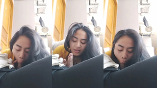 Dinda Goyang Eksib Sepong Hot Di Depan Kostan Bikin Sange