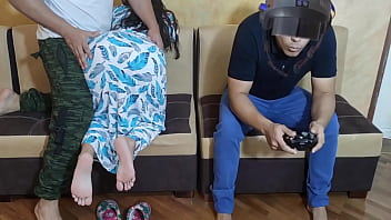 Aku Berharap Pacarku Main Game Realitas Virtual Biar Aku Bisa Selingkuhin Dia Dengan Sahabatnya Yang Kontolnya Lebih Gede