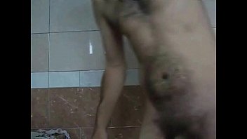 Milf Tiongkok Matang Mengisap Kontol Di Kamar Mandi