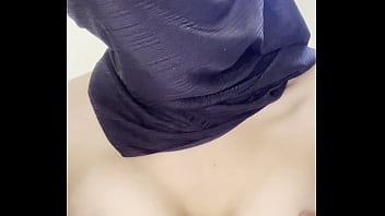 Gadis Berhijab Arab Pamer Payudara Besar, Godaan Seksi, Tetek Montok, Muslimah Seksi