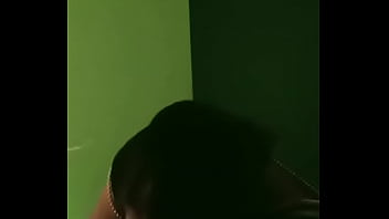 Bibi Desi Yang Menggoda Menghisap Batangku Bagian 1