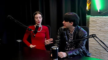 Curtia Se Exibir Bem Novinha, A Pandemia Empurrou Mulheres Pro Pornô, Ela Contou Pra Mãe, E Quando Vendeu O Primeiro Nude… – Yastrixx & Dixon (assista Em: Sheer/red)