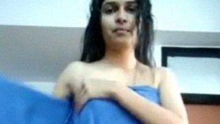 Gadis Asrama Wanita India Meghana Tampilkan Tarian Telanjang Yang Menggoda