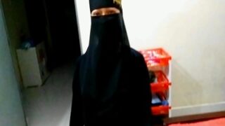 Gadis Hijabi Nakal Digoyang Ganas Oleh Kekasihnya Dalam Adegan Panas Pakistan