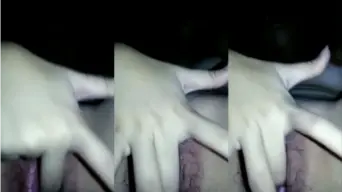 Putri Kurnia Mengocek Memeknya Sampai Basah Dan Menggeliat Nikmat