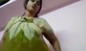 Tante India Telanjang Bugil Berpose Seksi Untuk Foto Solo