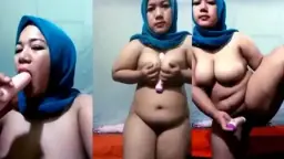 Ustazah Bergaun Hijau Menggoda Dengan Mainan Getar