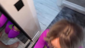 Ibu Tiri Dalam Legging Menggoda Anak Tirinya Hingga Mereka Berhubungan Intim Bagian 2