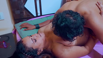 Cowok India Ganteng Siap Memuaskan Hasrat Seksualmu