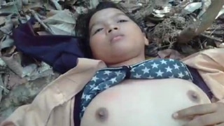 Gadis Pramuka Yang Menggoda Di Kebun Terlarang