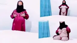Ratu Cadar Arab Pamer Payudara Montok Menggoda