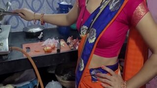 Video Mesum Di Dapur: Bhabhi Nakal Dan Devar Yang Bergairah