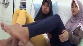 Video Panas Bangladesh Dua Cewek 18 Tahun Saling Mengocok Pakai Kaki