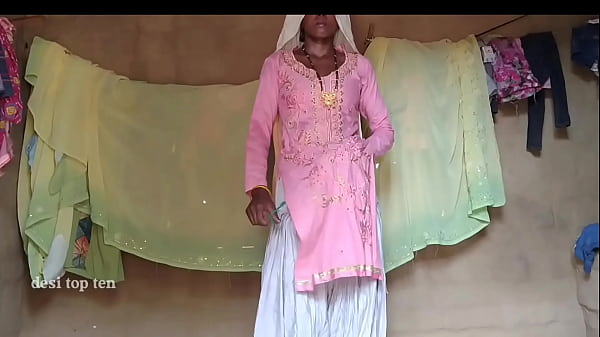 मोटे लंड से चोदी गई मेरी गर्म पत्नी की देसी चूत, बुर चाटने के बाद हिंदी सेक्स वीडियो