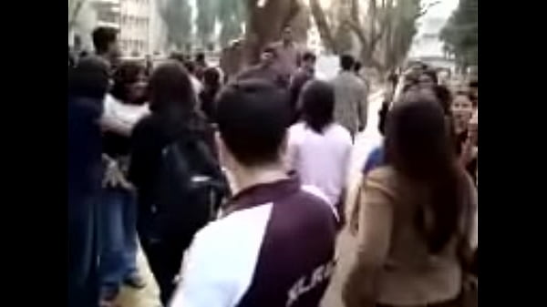 Gadis Kampus India Yang Menggoda Dan Penuh Gairah