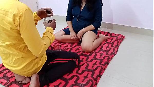मेरी सौतेली बहन को शराब पिलाकर रात भर जबरदस्ती चोदा