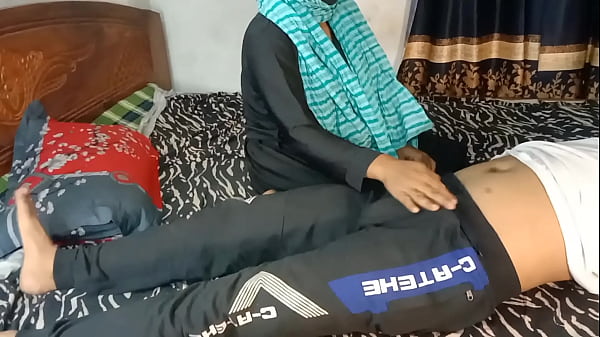 Aku Menggoda Teman Sekolah Anak Tiriku Yang Tampan Dan Berotot