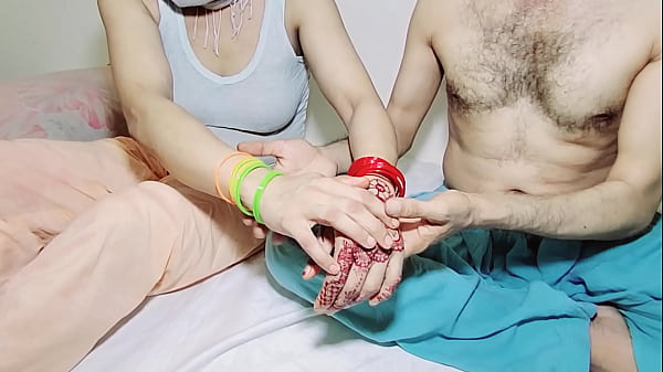 Bhabhi Punjab Muslim Tersepak Anus, Digebuki Keras Gaya Anjing Dengan Suara Hindi Yang Menggairahkan
