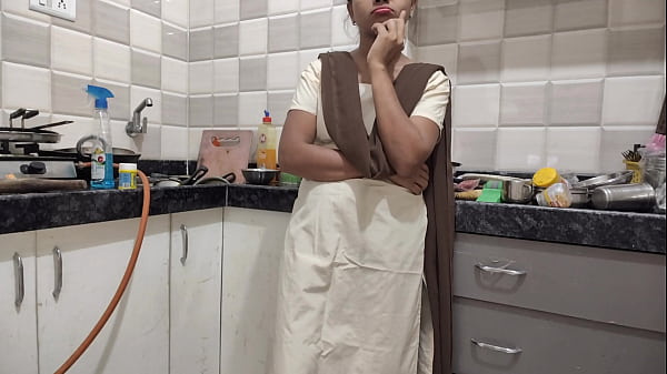 देसी कॉलेज लड़की घर आकर अपने सौतेले भाई के साथ जंगली मज़ा लेती है