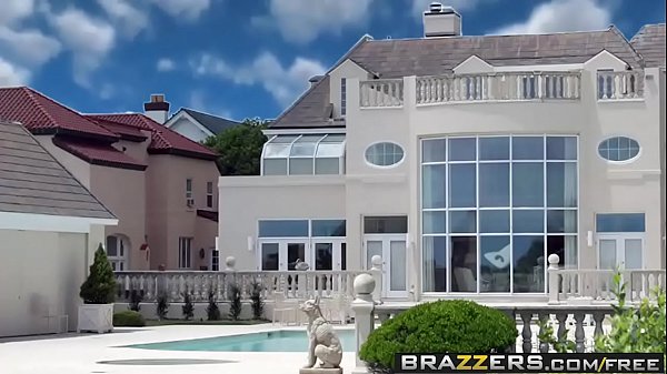 Tonton Angelina Valentin Di Brazzers – Pantat Besar Suka Yang Besar, Dua Kontol Sekaligus Di Lubang…dan Di Bokong.