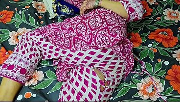 Ibu Tiri Celana Sobek, Anak Tiri Tonjok Memek Sampai Mulus.