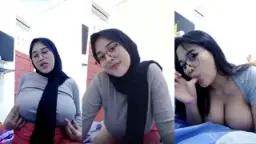 Acha Pakai Hijab, Toket Gede, Muka Cantik, Kacamata Bikin Makin Seksi