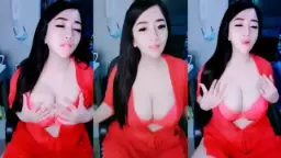 Jenniiier, Si Tetek Montok Bergoyang, Host Milf Penggoda Di Dreamlive
