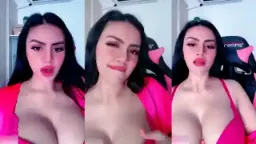 Selebgram Alondra, Si Toket Montok Bikin Ngiler.